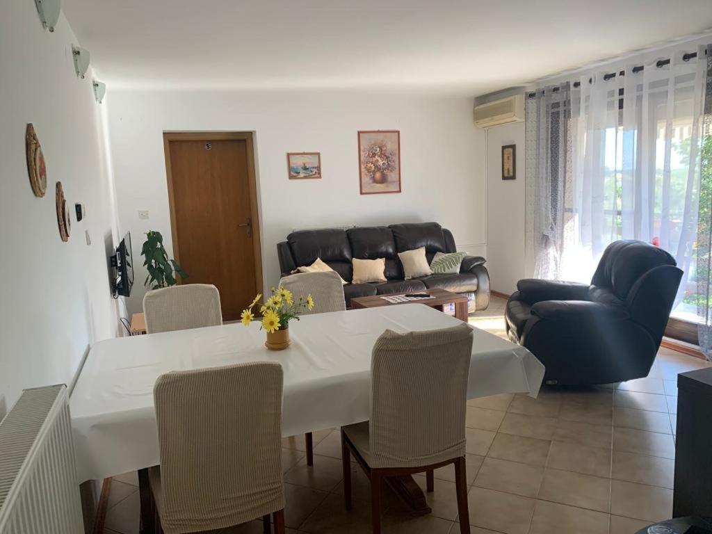 Apartman Dalija Vinkuran Exterior photo